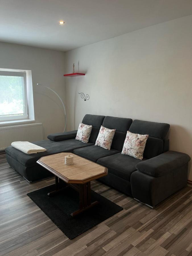 Apartman V Rodinnem Dome Jaromer Luaran gambar